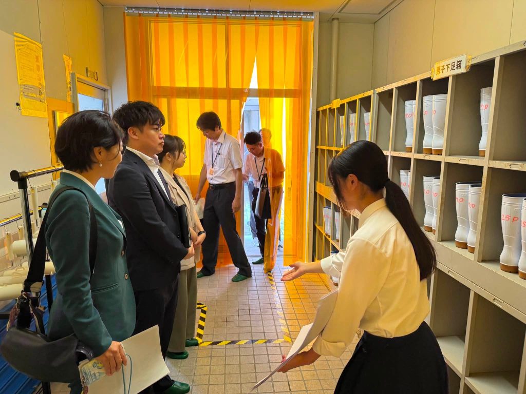 飼育・研究設備を見学